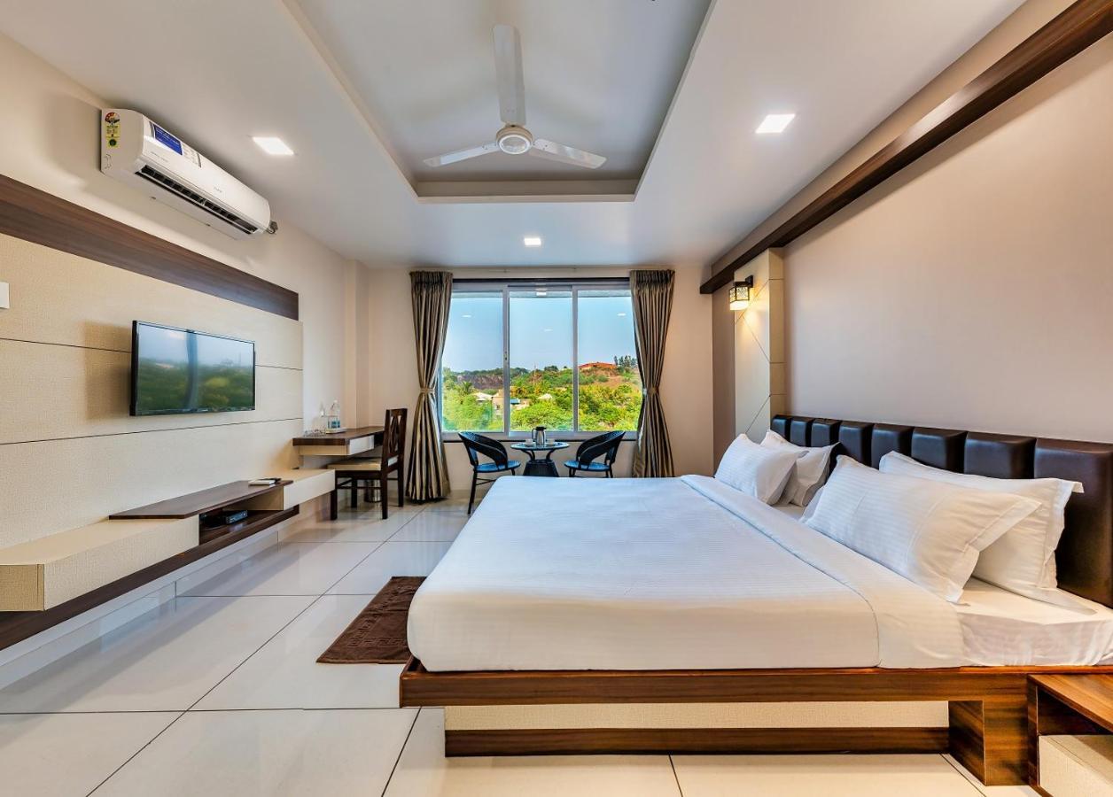 Hotel Grand Indu, 3 Star โกลฮาปูร์ ภายนอก รูปภาพ