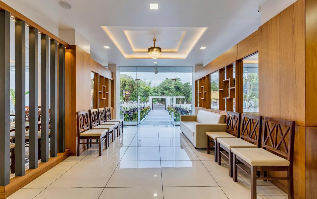 Hotel Grand Indu, 3 Star โกลฮาปูร์ ภายนอก รูปภาพ